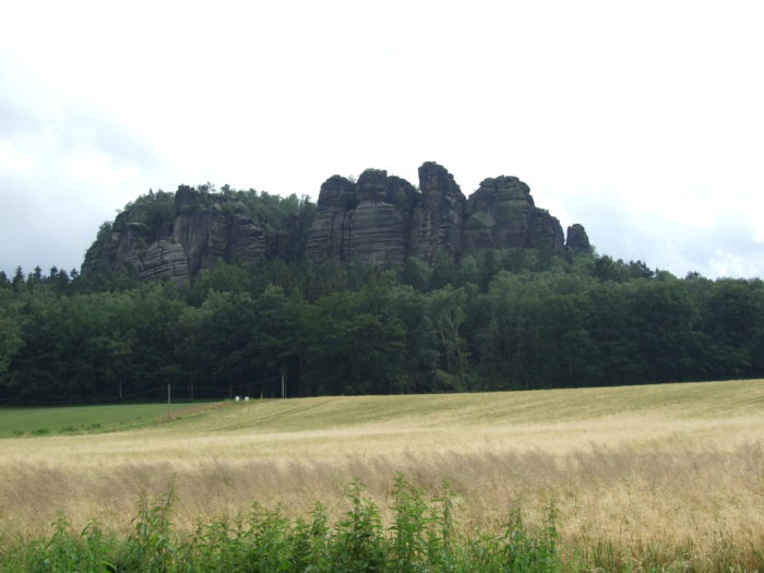 Blick auf den Pfaffenstein von Pfaffendorf