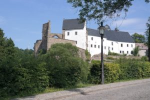 Burgruine und Schloss Lauenstein