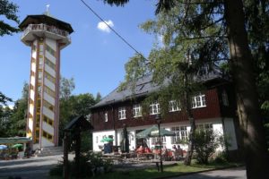 Gasthaus und Aussichtsturm auf dem Scheibenberg