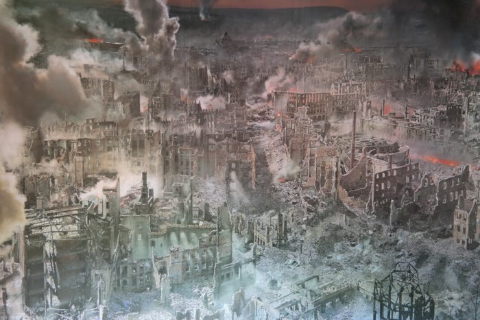 Zerstörung Dresdens - aufgenommen im Panometer Dresden
