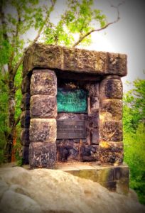 Bergsteigerdenkmal auf der Hohen Liebe