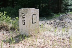 Grenzstein auf dem Weg nach Klingenthal
