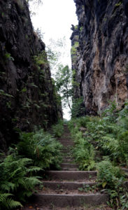 Felsengasse auf den Nonnenfelsen