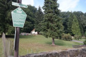 Friedhof unterhalb des Bernhardstein