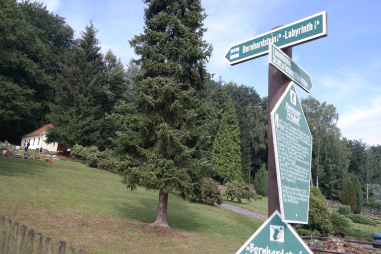 Friedhof unterhalb des Bernhardstein