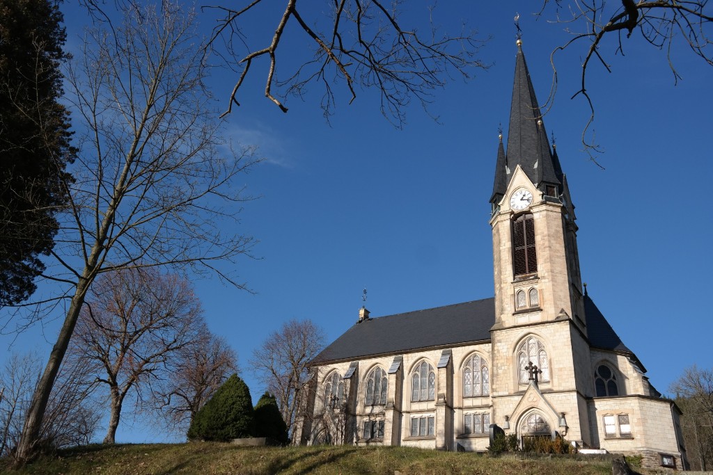 Neogotische Kirche in Rechenberg-Bienenmühle