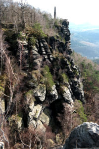 Südaufstieg am Lilienstein mit Obelisk