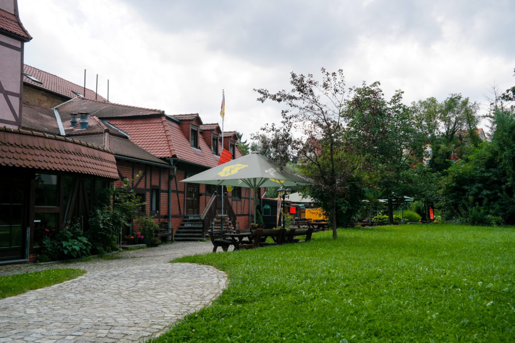 gemütlicher Biergarten der Spree-Pension in Bautzen