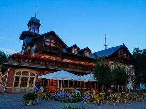 Das Gasthaus Honigbrunnen auf dem Löbauer Berg